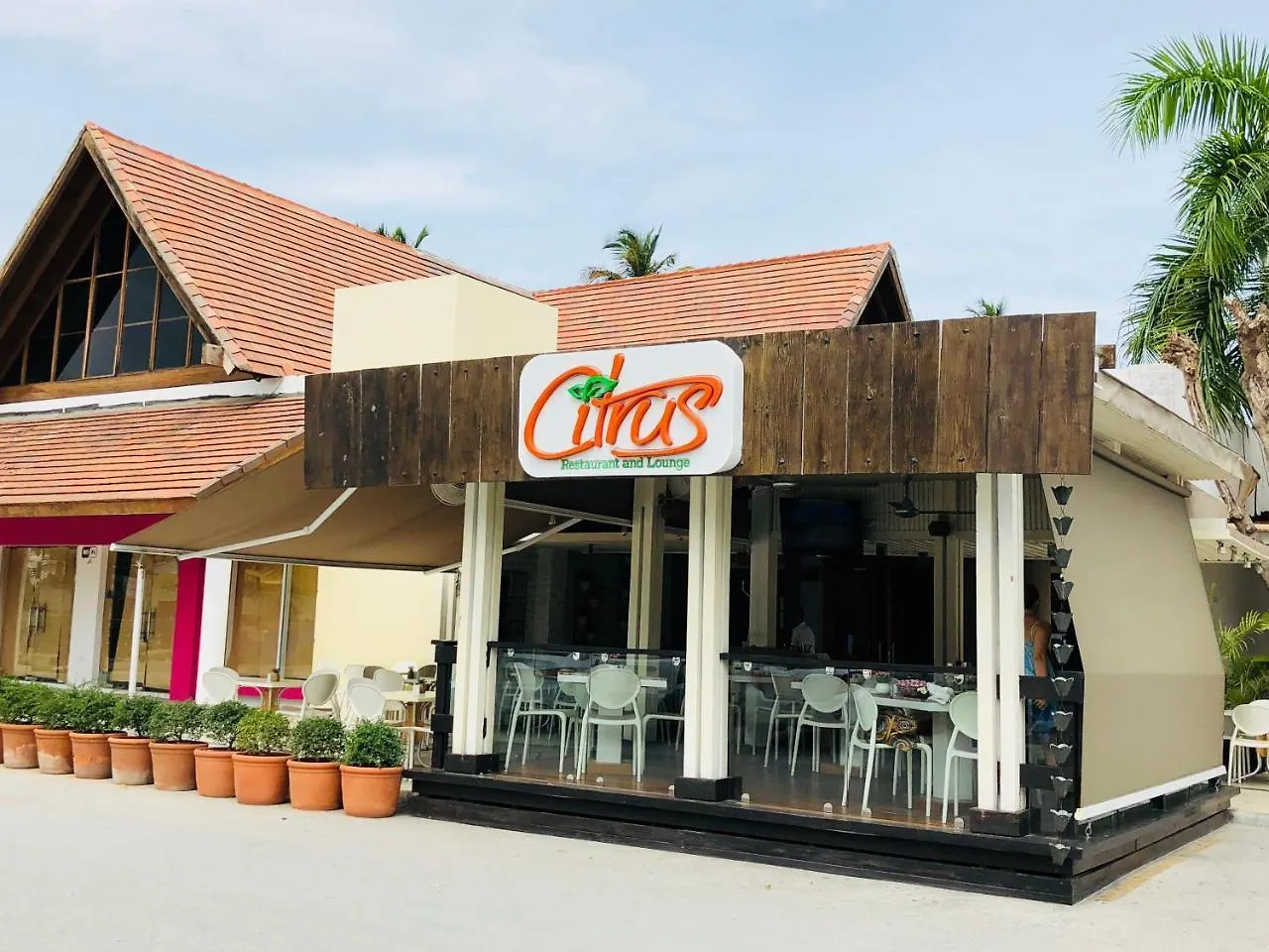 Ξενοδοχείο Coral Suites Beach Club & Spa
